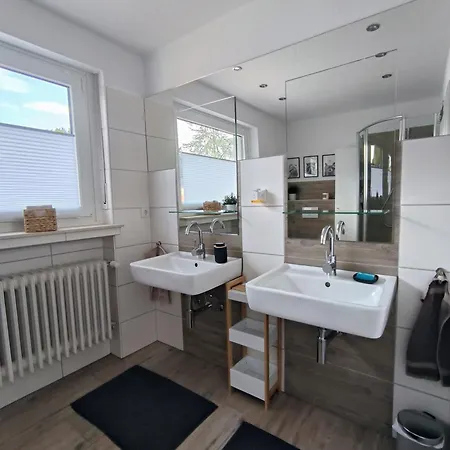 Waldgefluester Daire